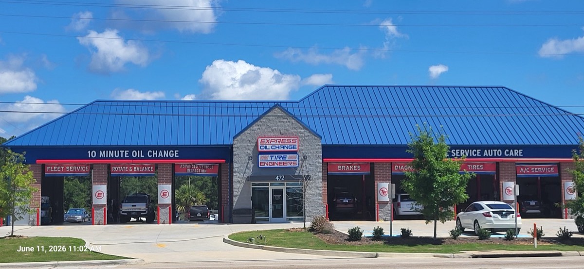 The new Express Oil Change location in Waveland